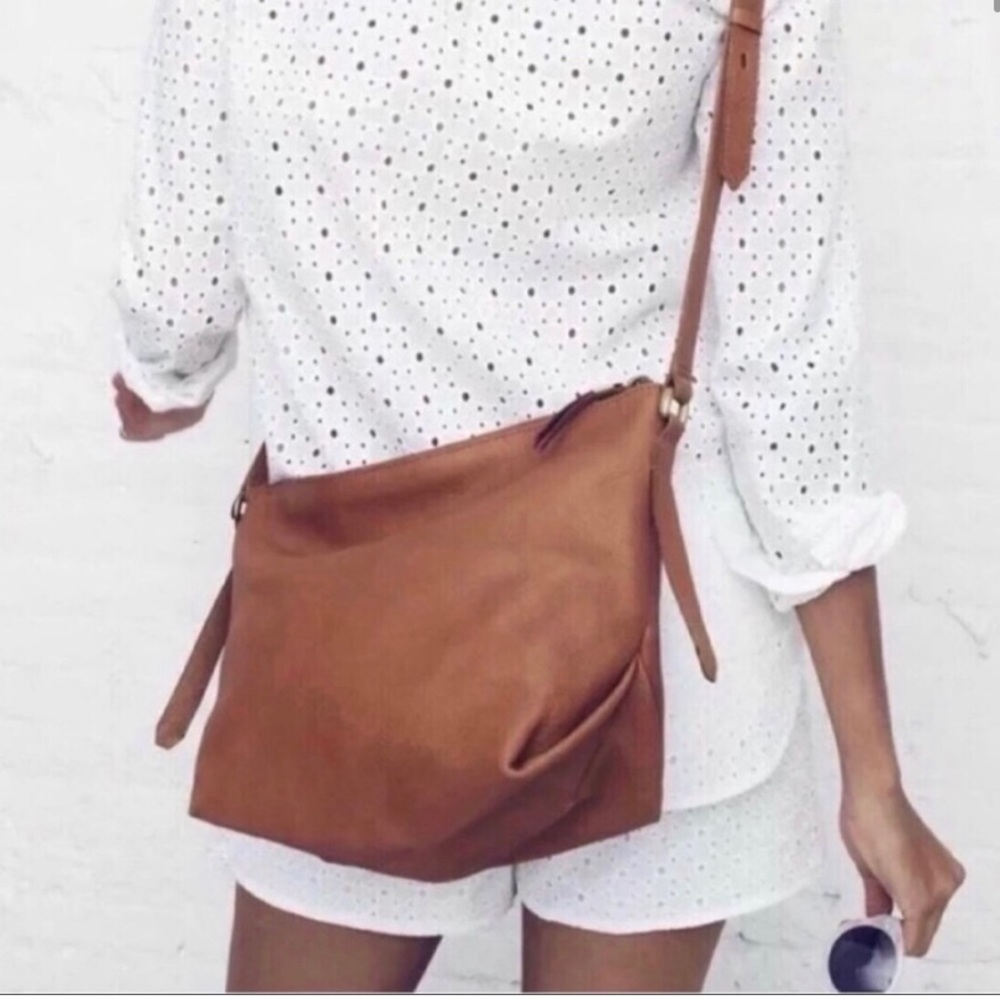 Not for sale. Looking for this Sutton Madewell crossbody bag.